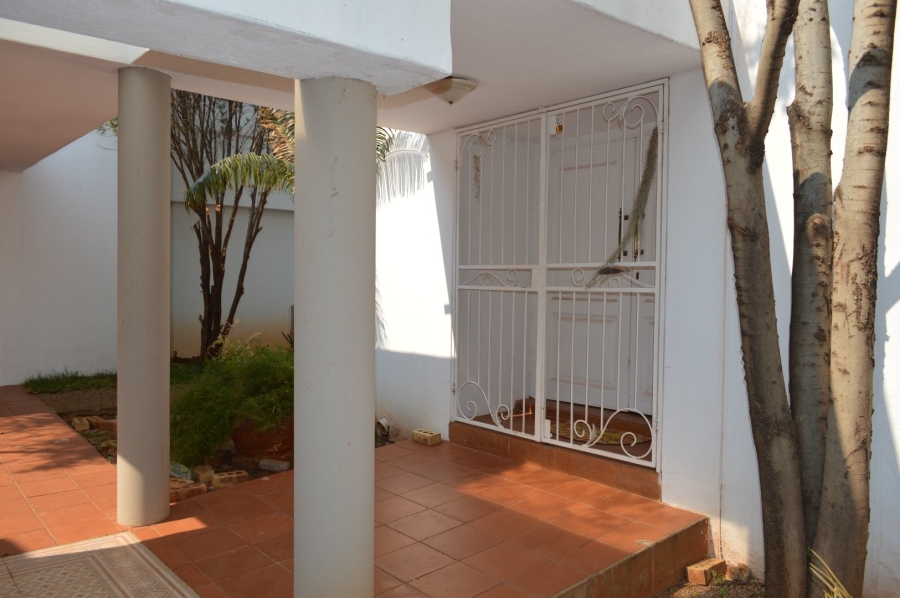 4 Bedroom Property for Sale in Wilkoppies North West